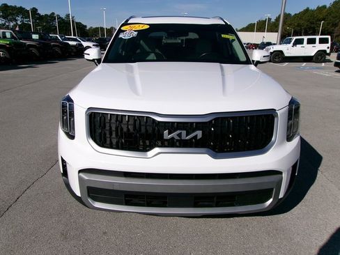 Used 2023 Kia Telluride EX w/ EX Captain's Chair Package image 6