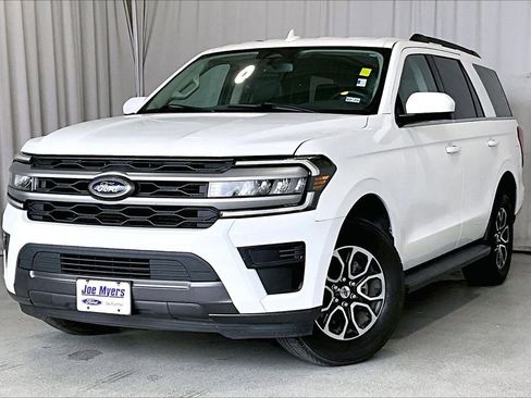Used 2024 Ford Expedition XLT image 2