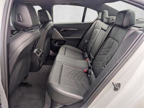 Used 2025 BMW 530i xDrive AWD/4WD image 19