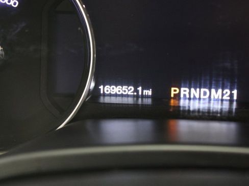 Used 2019 Ford F250 Lariat w/ Chrome Package image 8