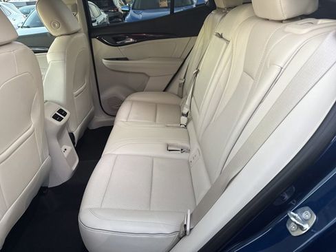 Used 2022 Buick Envision Essence w/ Safety Package image 21