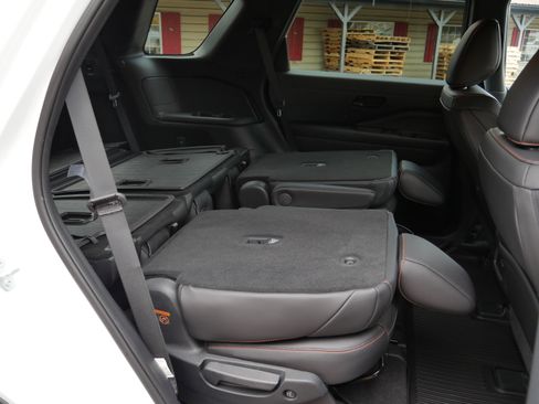 Certified 2025 Nissan Pathfinder Rock Creek image 31