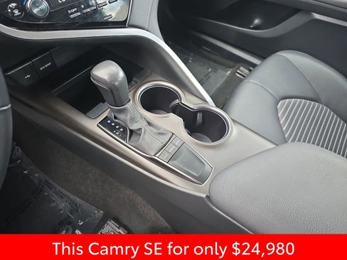 Used 2024 Toyota Camry SE FWD image 31