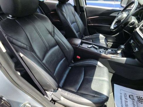 Used 2017 MAZDA MAZDA3 Touring FWD image 23