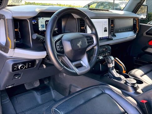 Used 2023 Ford Bronco Badlands w/ Sasquatch Package image 17