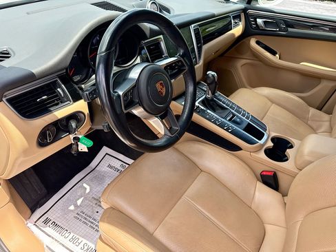 Used 2018 Porsche Macan AWD/4WD image 26