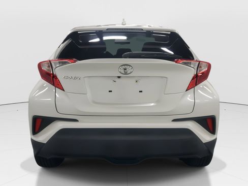 Used 2018 Toyota C-HR XLE image 7