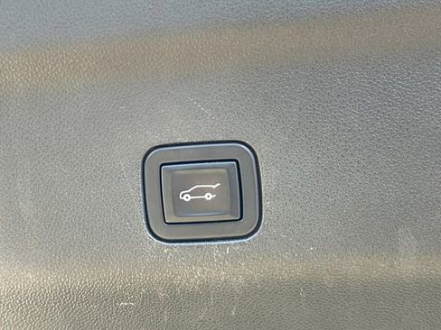 Used 2021 Chevrolet Tahoe Premier image 10