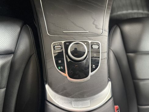 Used 2019 Mercedes-Benz GLC 300 4MATIC image 20