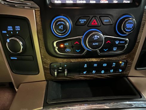 Used 2016 RAM 3500 Laramie Longhorn image 22