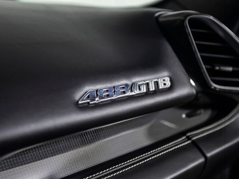 Used 2017 Ferrari 488 GTB RWD image 43