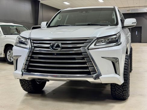 Used 2016 Lexus LX 570 4WD w/ Luxury Package image 6
