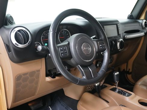 Used 2013 Jeep Wrangler Sahara w/ Connectivity Group image 9