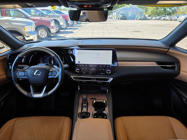 Used 2023 Lexus RX 350 w/ Accessory Package (2T) AWD/4WD image 20