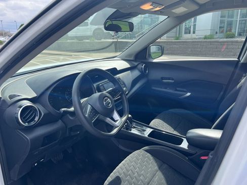 Used 2021 Nissan Kicks SV FWD image 9
