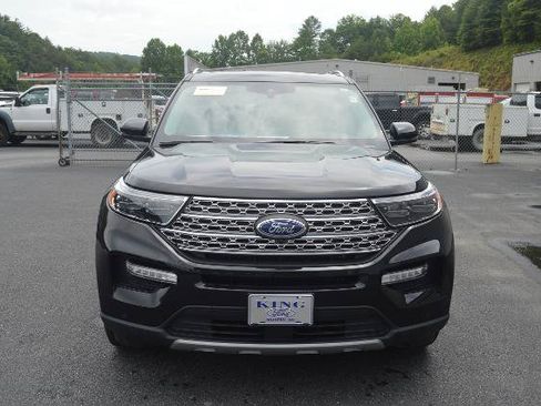 Certified 2024 Ford Explorer Limited w/ Limited Technology Package AWD/4WD image 3