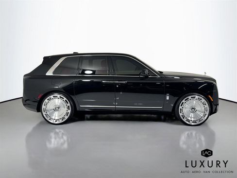 Used 2025 Rolls-Royce Cullinan image 6