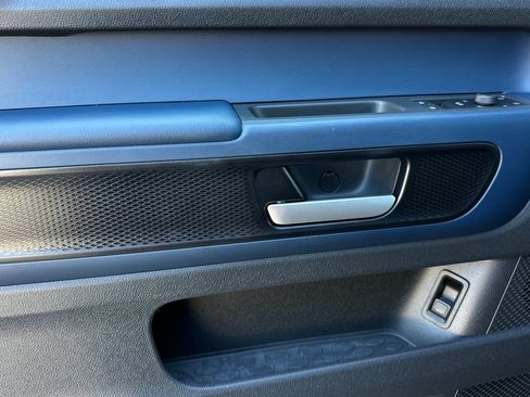 New 2025 Volkswagen ID. Buzz Pro S image 9