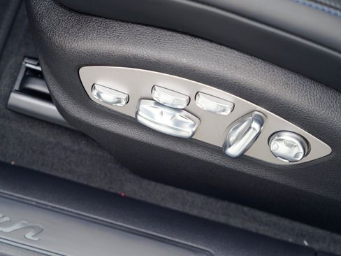 Certified 2026 Porsche Macan AWD/4WD image 16