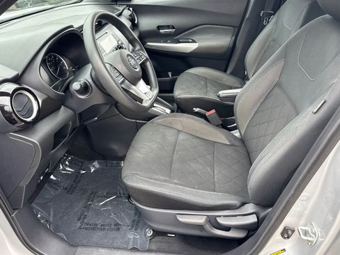 Used 2020 Nissan Kicks SV FWD image 7