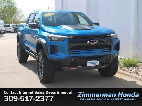 Used 2024 Chevrolet Colorado ZR2 w/ ZR2 Convenience Package III AWD/4WD image 3