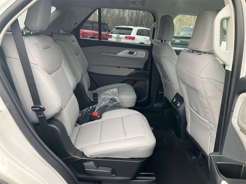 New 2026 Ford Explorer Active w/ Active Comfort Package image 13