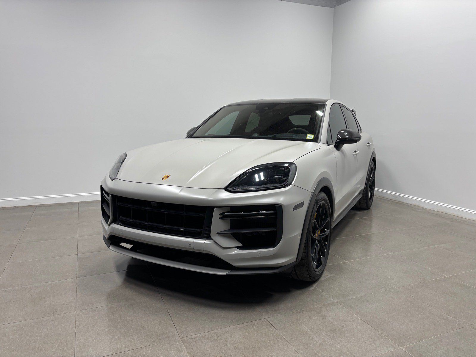 Used 2024 Porsche Cayenne Turbo GT AWD/4WD image 2