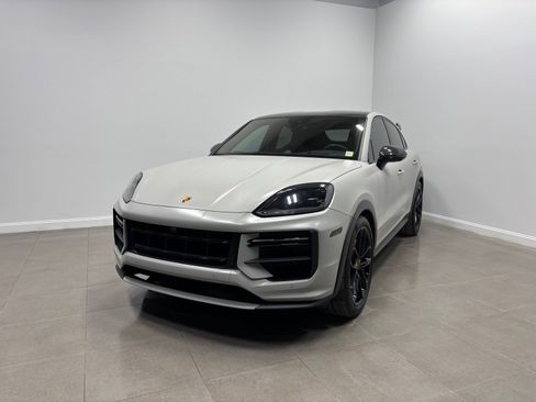 Used 2024 Porsche Cayenne Turbo GT AWD/4WD image 2