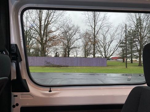 Used 2024 Mercedes-Benz Sprinter 2500 image 13