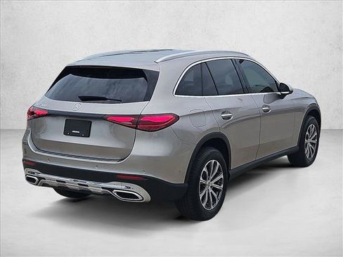 Used 2024 Mercedes-Benz GLC 300 image 5