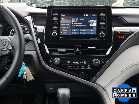 Used 2023 Toyota Camry SE image 16