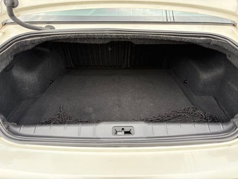 Used 2010 Chevrolet Malibu LT FWD image 27