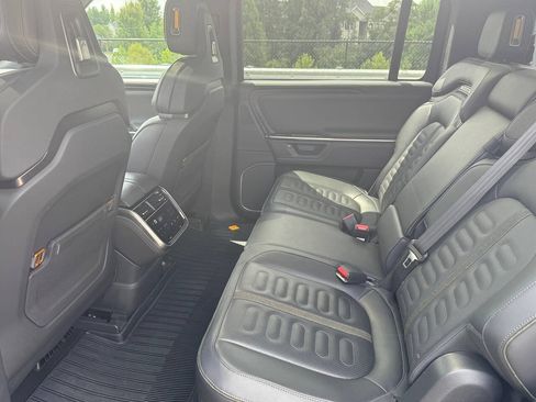 Used 2025 Rivian R1S Adventure AWD/4WD image 20