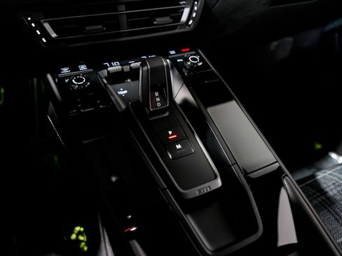 Used 2024 Porsche 911 Dakar image 18