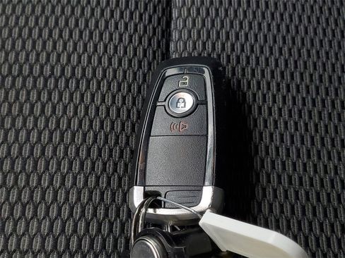 Used 2019 Ford Explorer XLT image 25