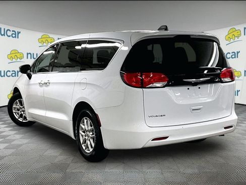 Used 2024 Chrysler Voyager LX FWD image 4