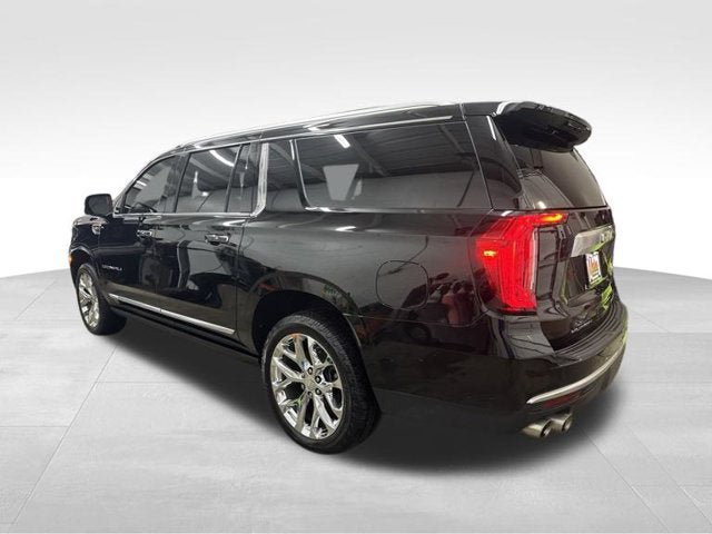 Used 2023 GMC Yukon XL Denali w/ Denali Reserve Package AWD/4WD image 7
