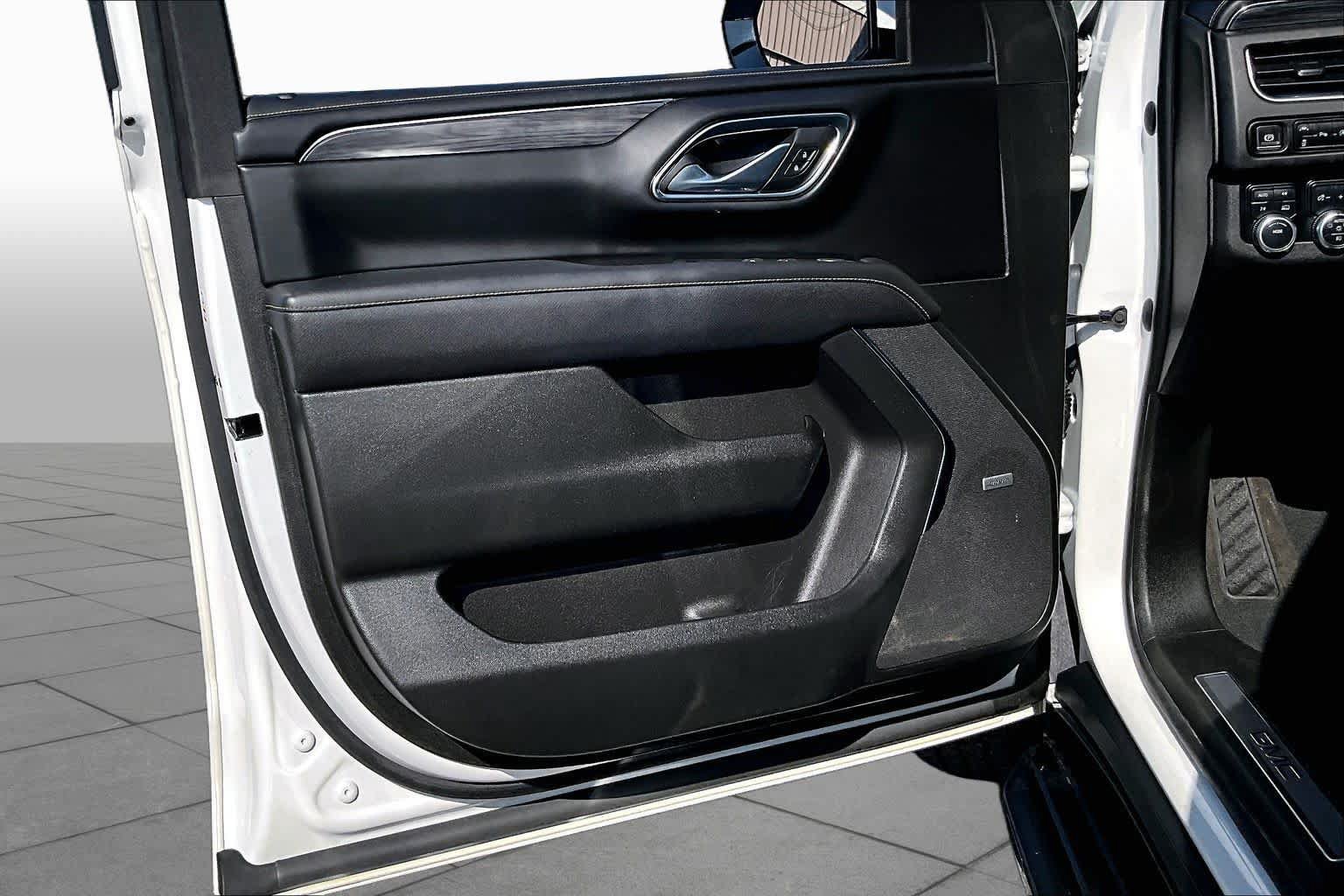 Used 2023 GMC Yukon SLT AWD/4WD image 21