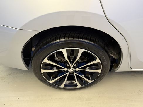 Used 2017 Toyota Corolla SE w/ Carpet Mat Package (TMS) FWD image 8