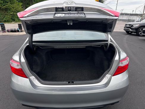Used 2015 Toyota Camry SE FWD image 35