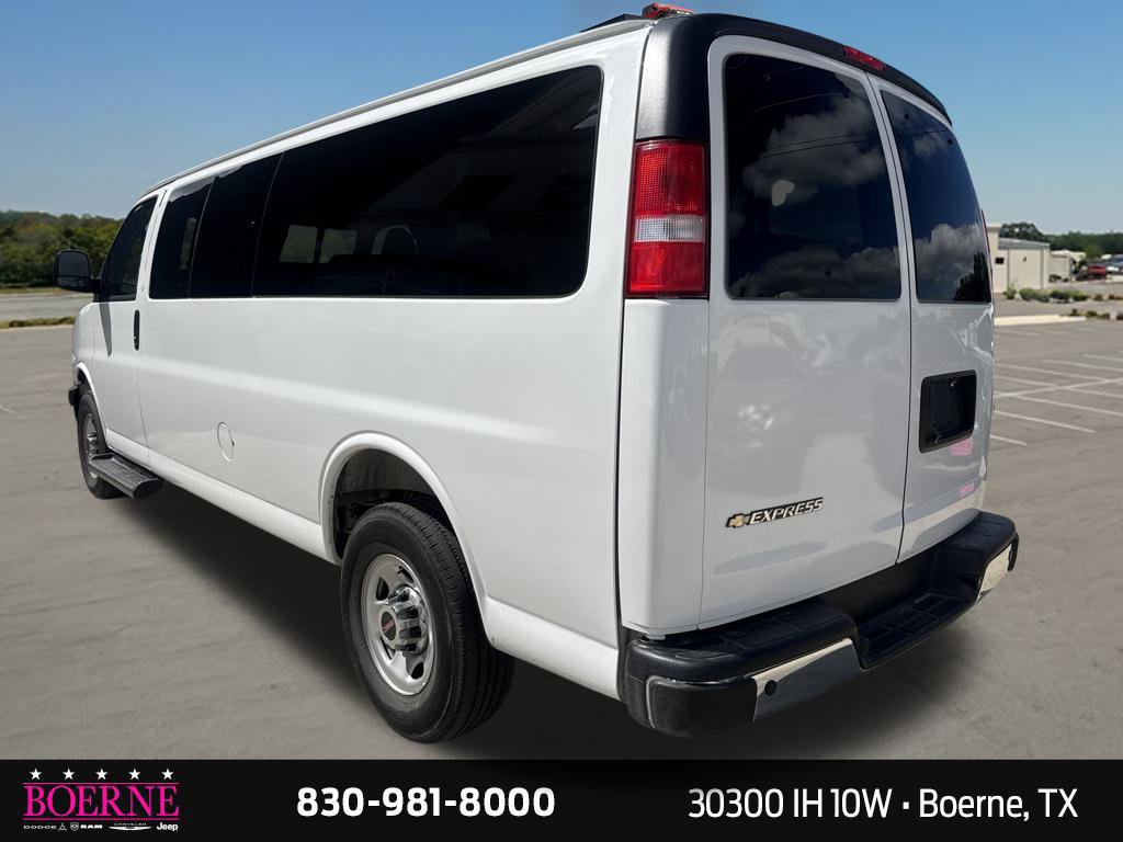 Used 2025 Chevrolet Express 3500 LT w/ LT Preferred Equipment Group RWD image 9
