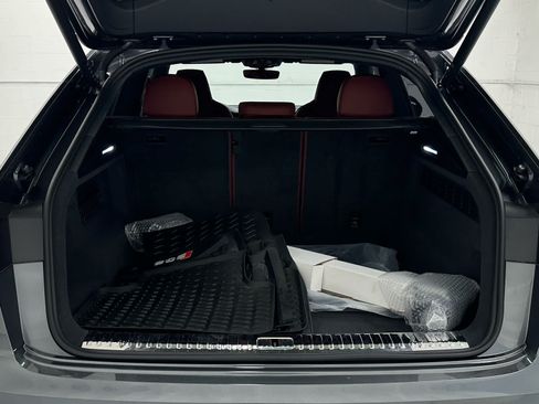 Used 2026 Audi SQ8 Prestige AWD/4WD image 43
