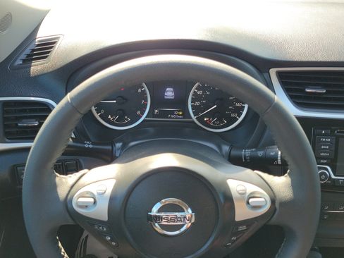Used 2017 Nissan Sentra SV FWD image 21