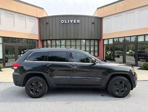 Used 2016 Jeep Grand Cherokee Laredo w/ Quick Order Package 23E AWD/4WD image 8