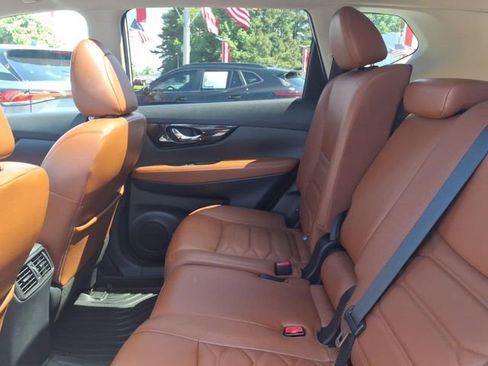 Used 2019 Nissan Rogue SL w/ Premium Package AWD/4WD image 7