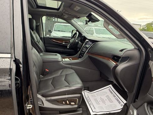Used 2020 Cadillac Escalade ESV Luxury RWD image 10