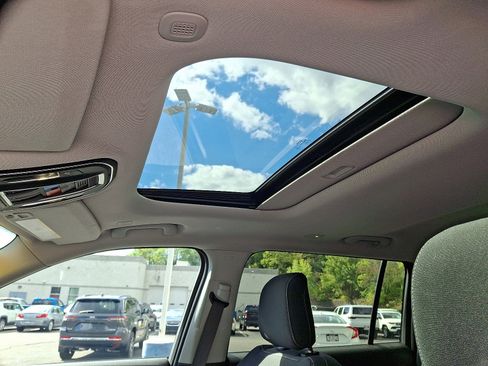 Certified 2022 Jeep Grand Cherokee L Laredo w/ Luxury Tech Group I image 14