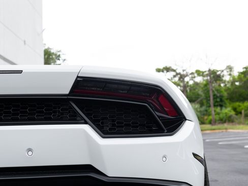 Used 2016 Lamborghini Huracan LP 580-2 RWD image 16