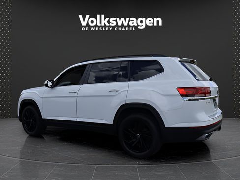 Used 2023 Volkswagen Atlas SE w/ Black Wheel Package FWD image 6