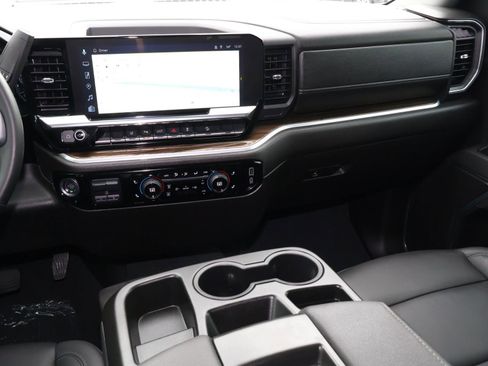 Used 2025 Chevrolet Silverado 2500 LT w/ Trail Boss Package image 12